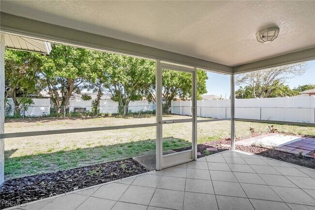 Building Photo - 1423 SE 18th St