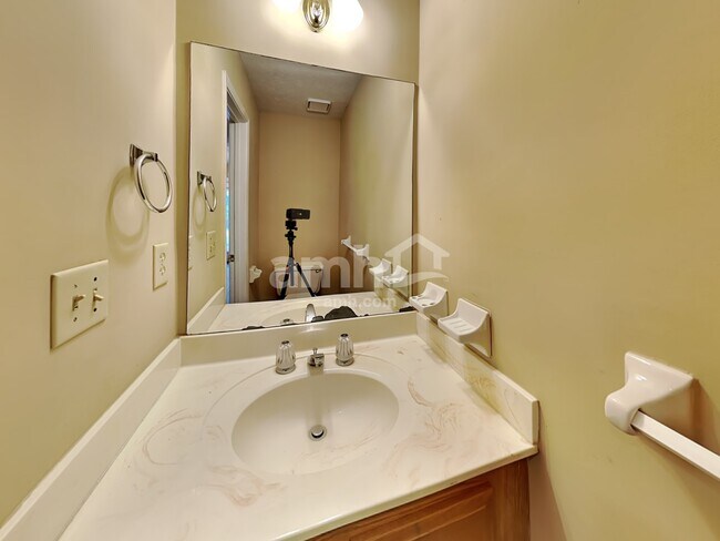 Building Photo - 3285 Summit Pl Dr