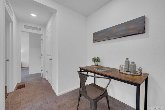 Building Photo - 1094 Anker Dr