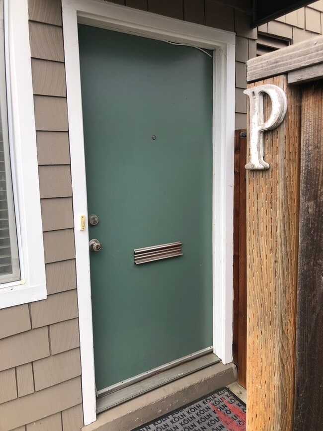 Building Photo - 3 Bed/ 2 Bathroom House in Santa Cruz