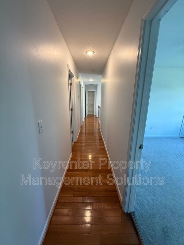 Building Photo - 104 Buckingham Pl