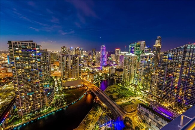 Building Photo - 88 SW 7th St