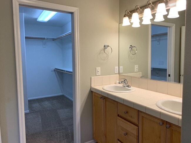 Building Photo - 4 Bedroom House ~ South Corvallis