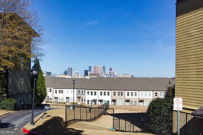 Building Photo - 1195 Milton Terrace SE