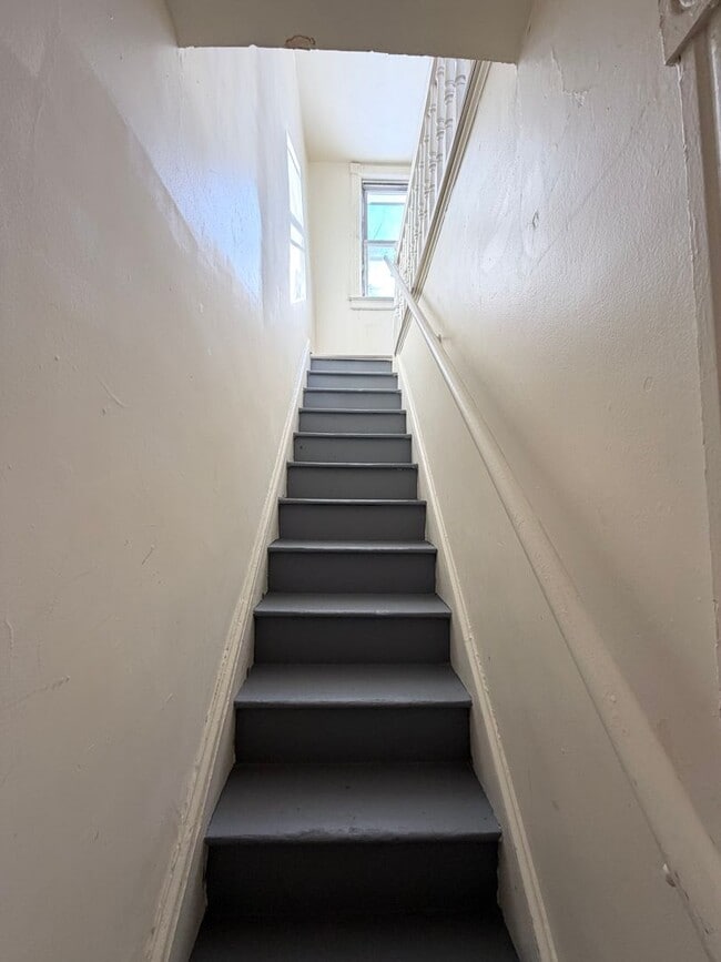 Building Photo - 163 Hoffman Ave