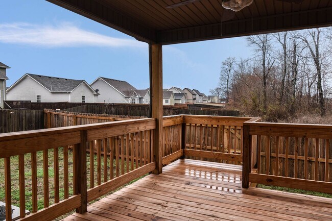 Building Photo - 3640 Fox Tail Dr