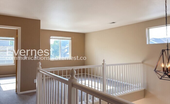 Building Photo - 1121 Fenwick Dr