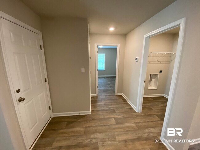 Building Photo - 8018 Irwin Loop
