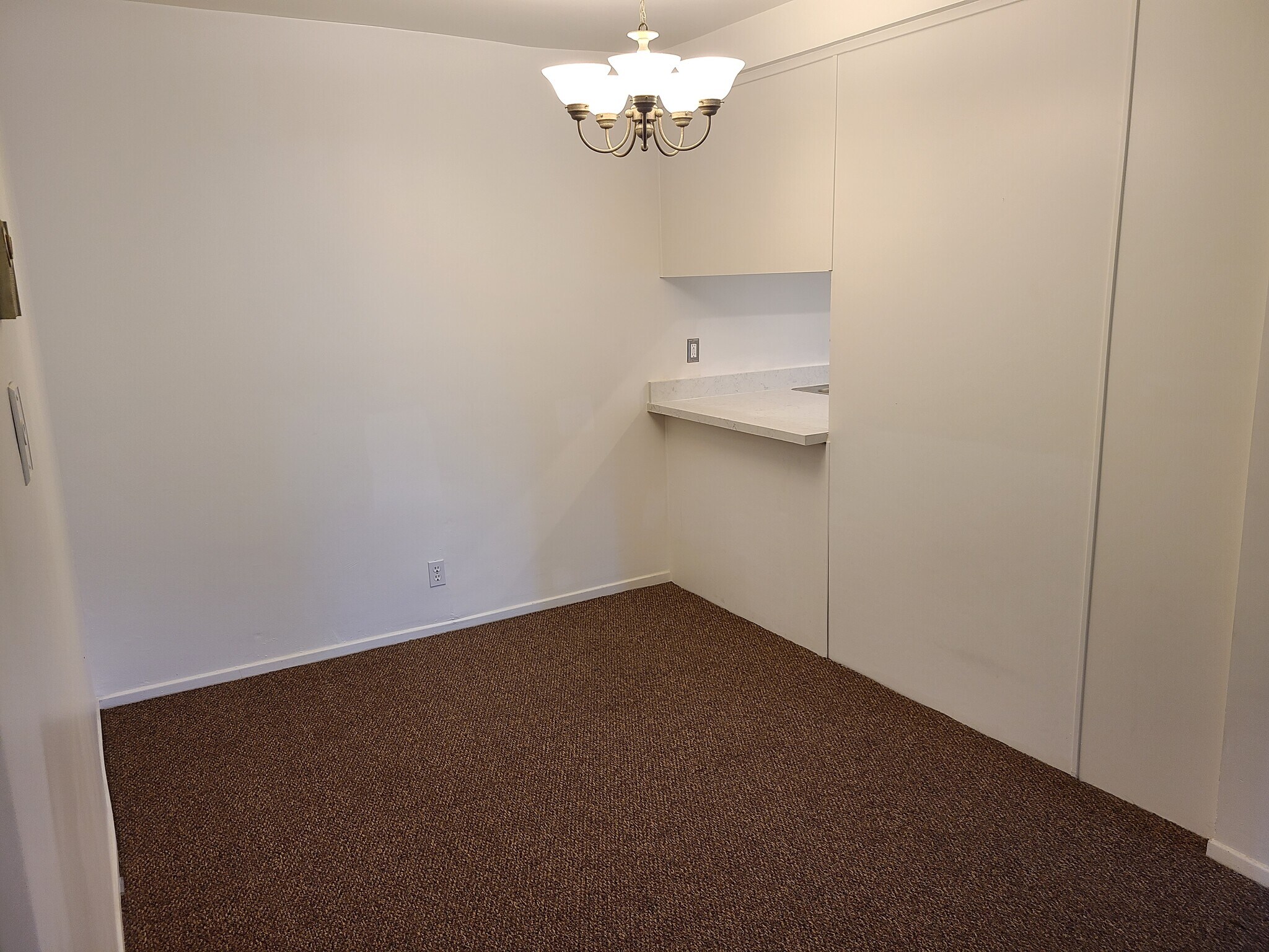 Dining Room - 440 Veteran Ave