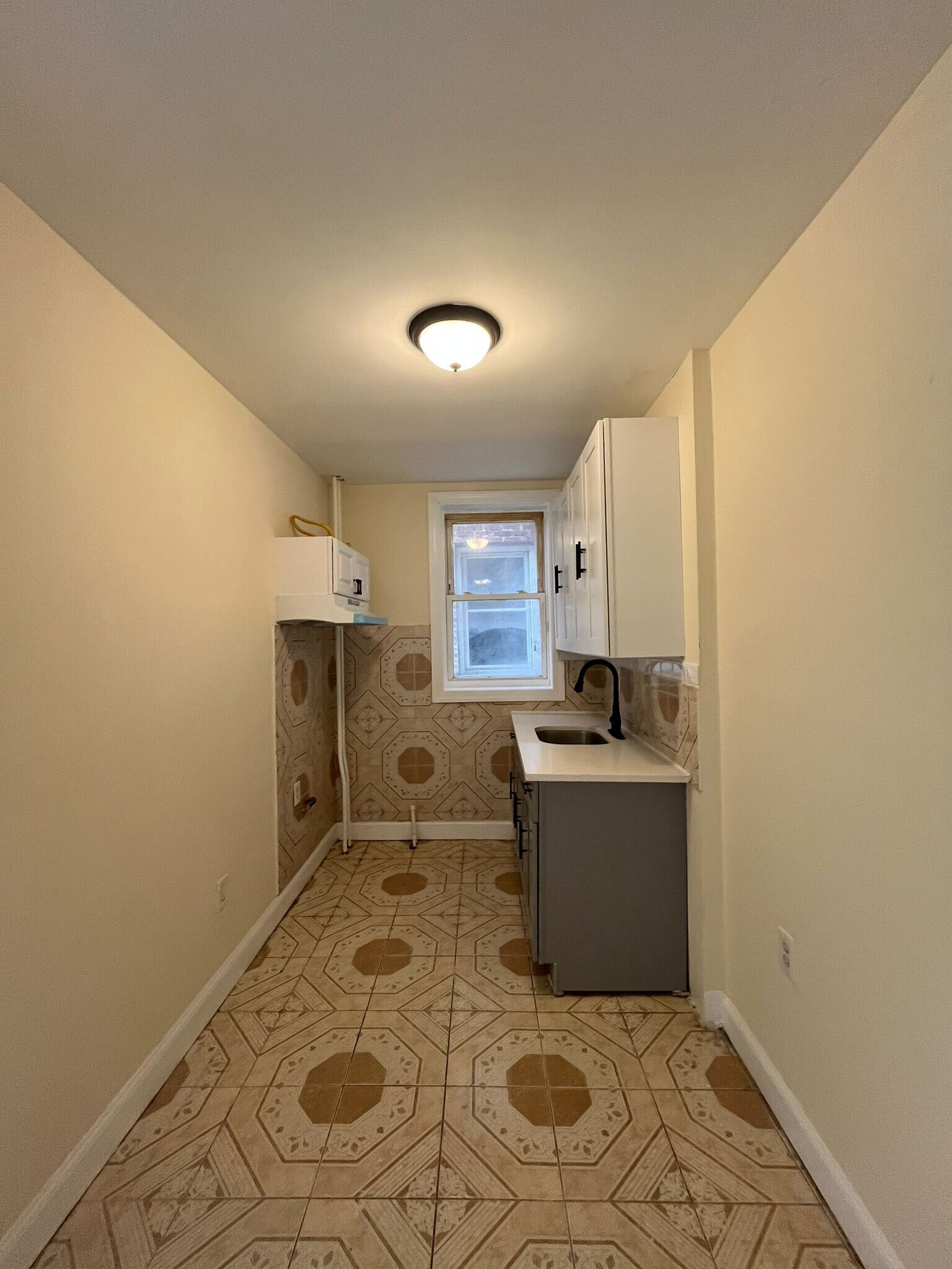 Building Photo - 93 W 33rd St