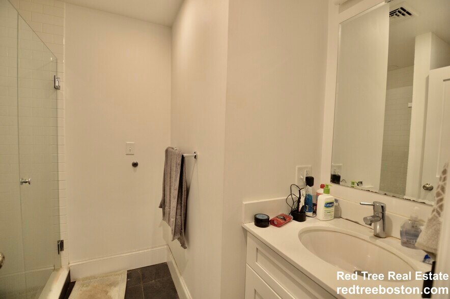Building Photo - 405 S Huntington Ave