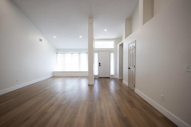 Building Photo - 16104 Stowe Ct