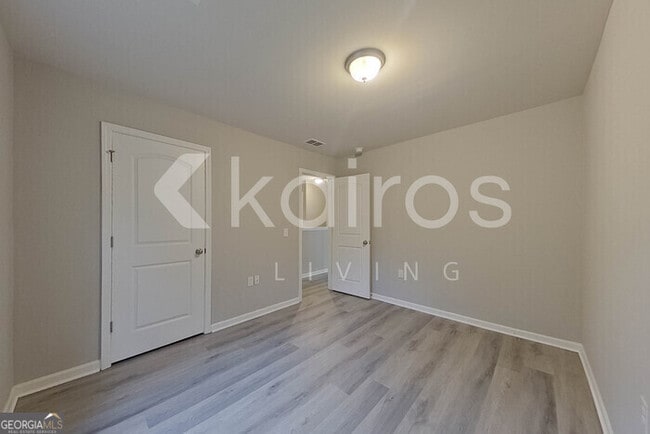 Building Photo - 236 Sunrise Cir