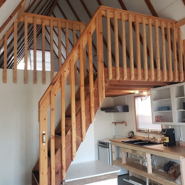 Building Photo - 1134 Pink Mountain Blvd