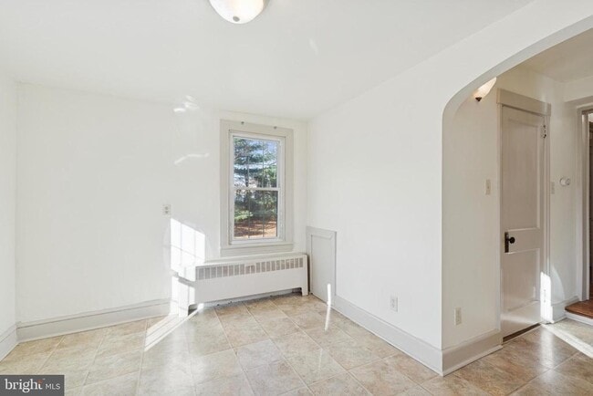 Building Photo - 1138 E Schuylkill Rd