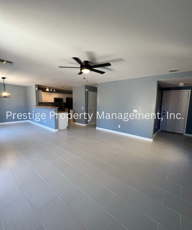 Building Photo - 664 W Flaming Arrow Dr