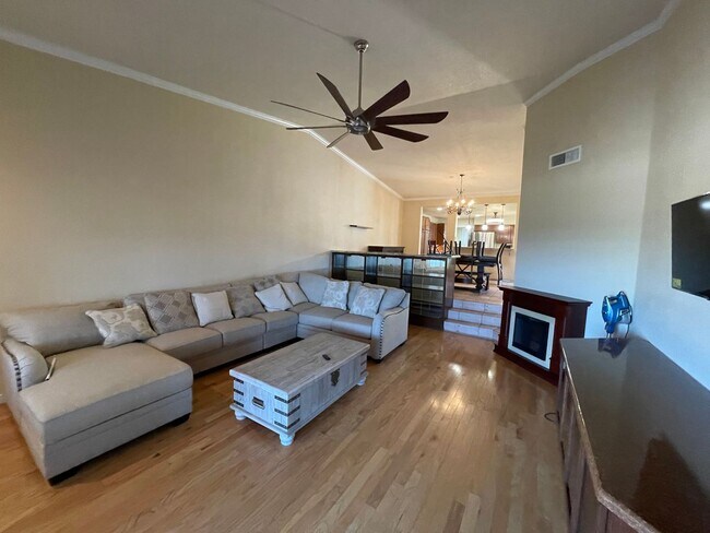 Building Photo - OFFERED FURNISHED OR UNFURNISHED - With view of the Yuma valley!