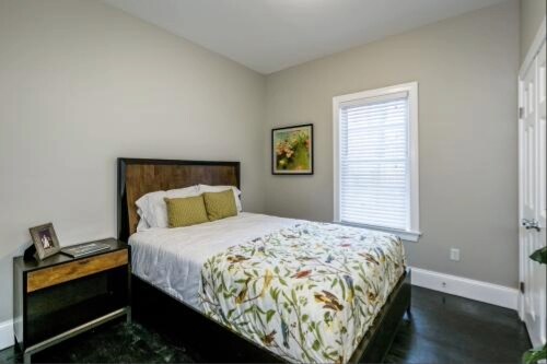 Building Photo - 69 Day St