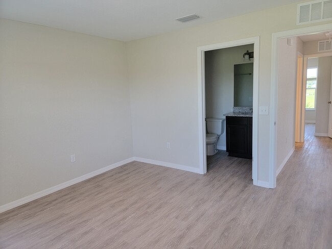 Building Photo - BRAND NEW 2BR/2BA Unit for Rent!