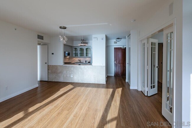 Building Photo - 500 W Harbor Dr