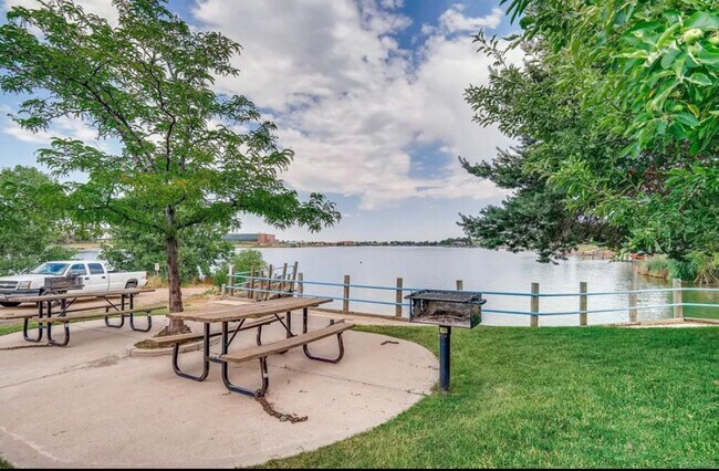 Building Photo - Lake Views in the City! **Move-In Special**