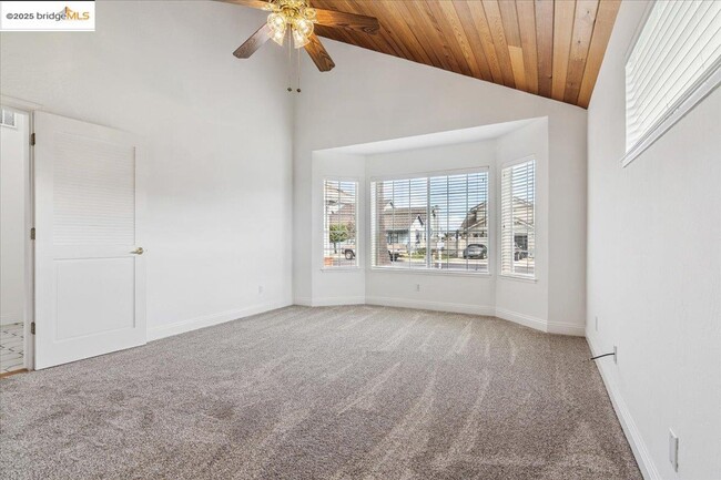 Building Photo - 5752 Drakes Dr