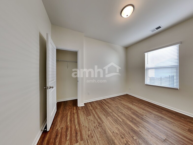 Building Photo - 188 Orion Way