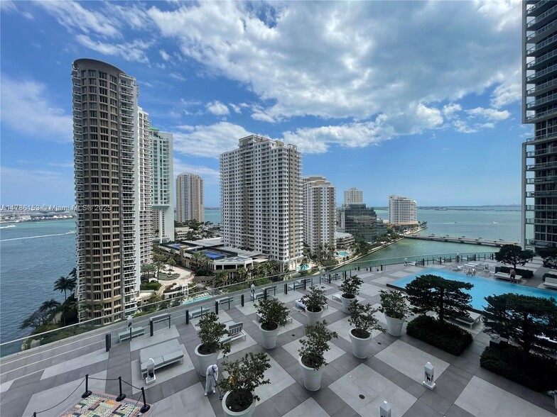 Primary Photo - 465 Brickell Ave