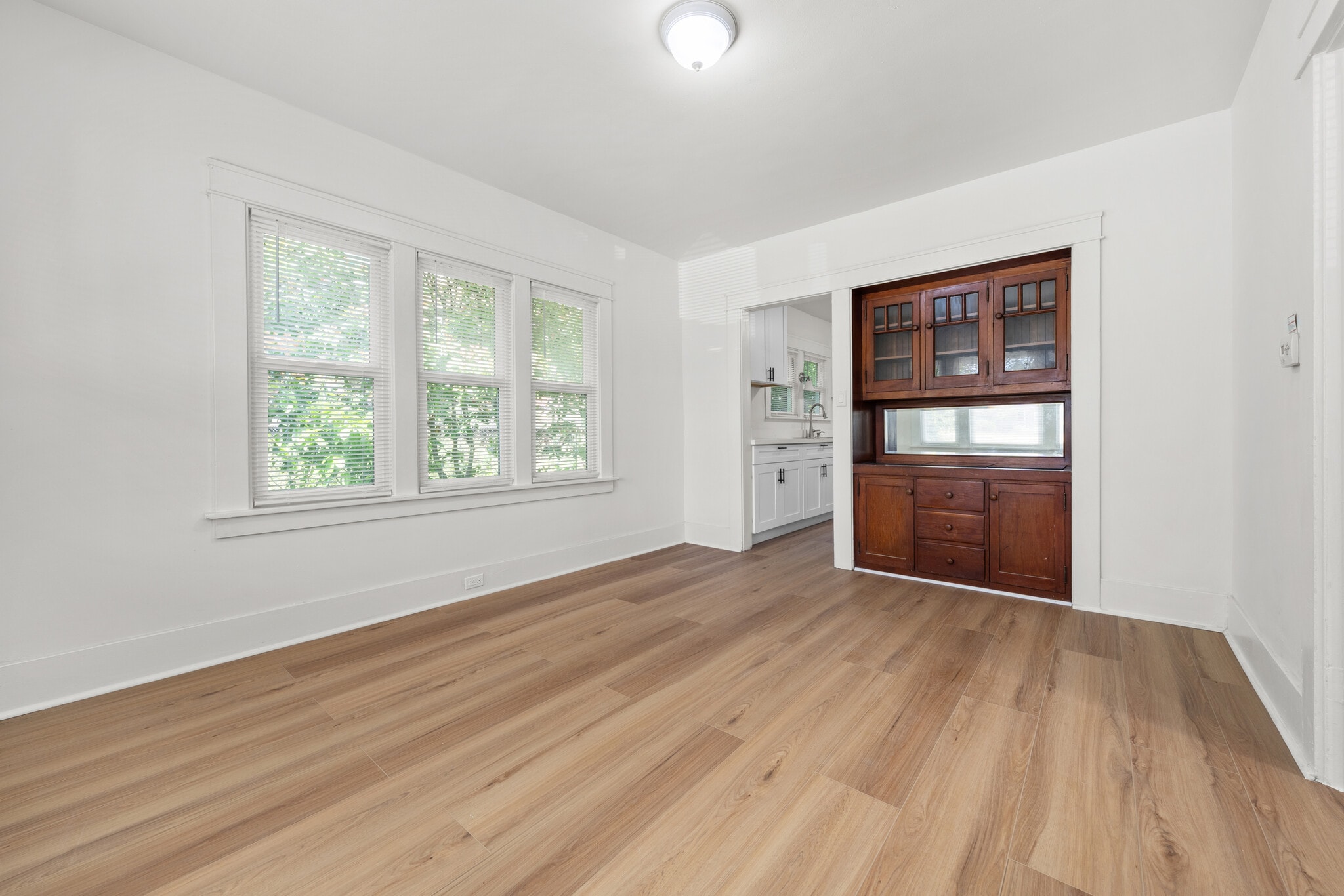 Dining room - 4716 7th Ave NE