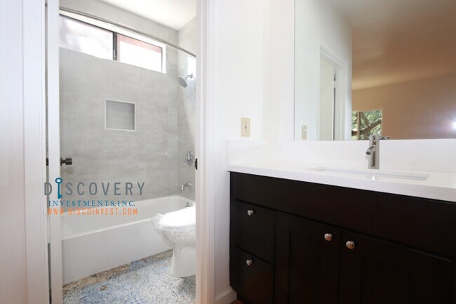 Building Photo - Montclair Four Bedroom Contemporary Late 20th Century Home