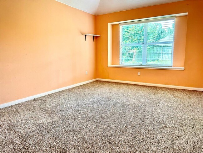 Building Photo - 22207 Falconwood Ln