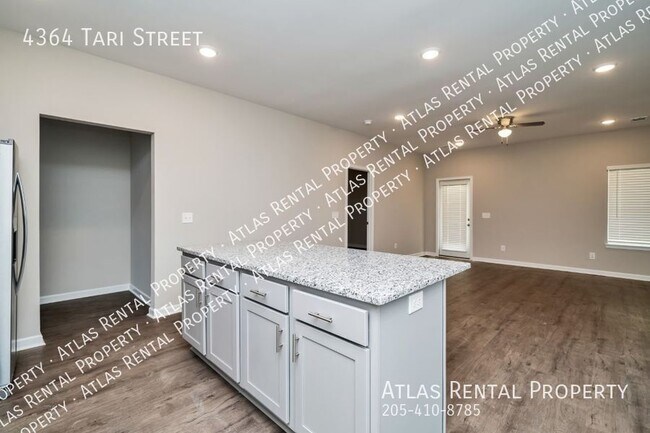 Building Photo - 4364 Tari St