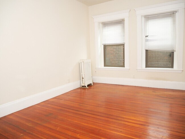 Building Photo - 1378 Beacon St