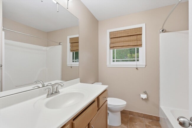 Building Photo - 420 N Village Cir
