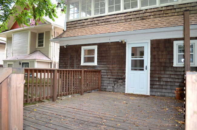 Building Photo - Historic 3 Story Home in Hyde Park Area!