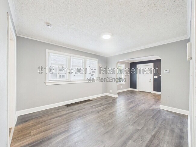 Building Photo - 6808 S Benton Ave