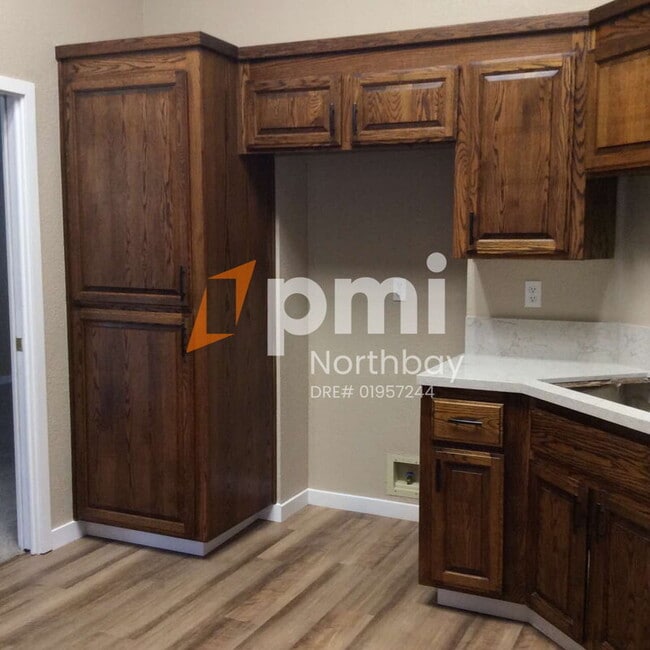 Building Photo - 3276 Formby Ln