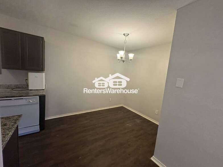 Building Photo - 10258 Maverick Dr