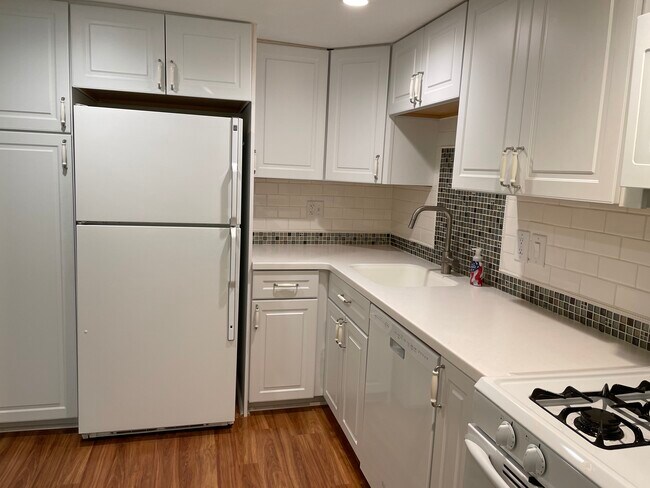 Building Photo - 140 Old Forge Xing