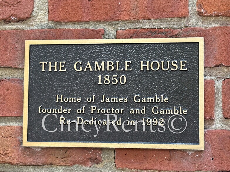 Building Photo - 422 Clark St