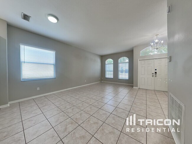 Building Photo - 5547 Braddock Dr