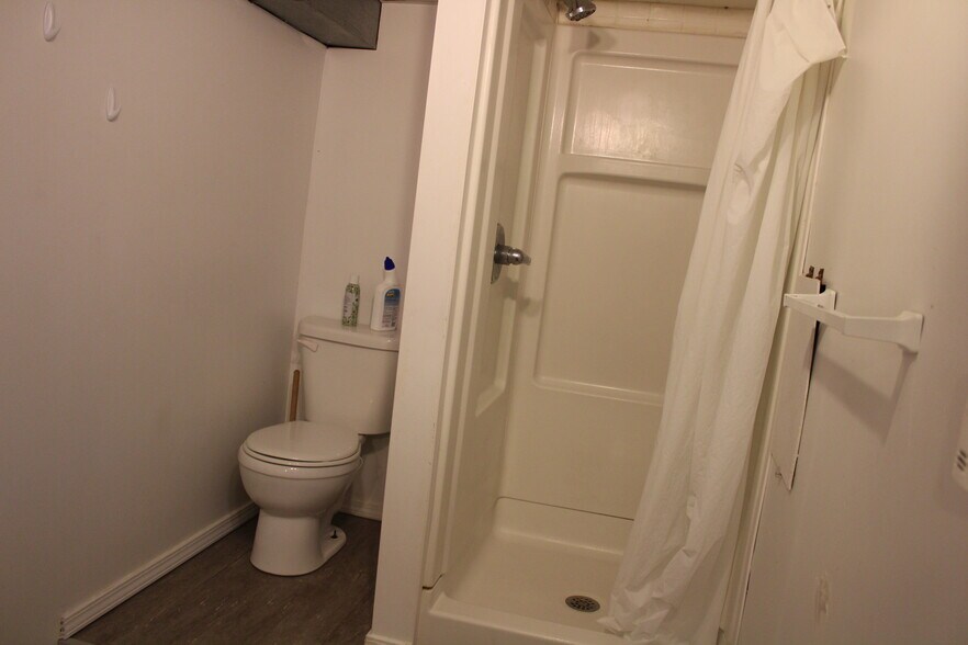 Bathroom #2 - 1129 W Carson St