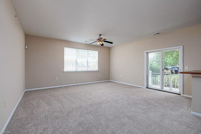 Building Photo - 5300 Warminster Dr