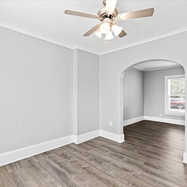 Building Photo - 111 W Rundell St
