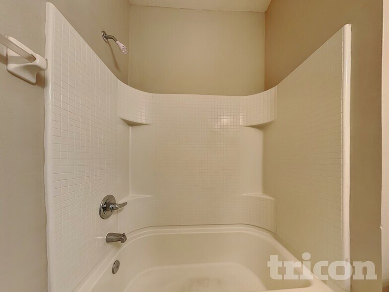 Building Photo - 1109 Lauren Manor Loop
