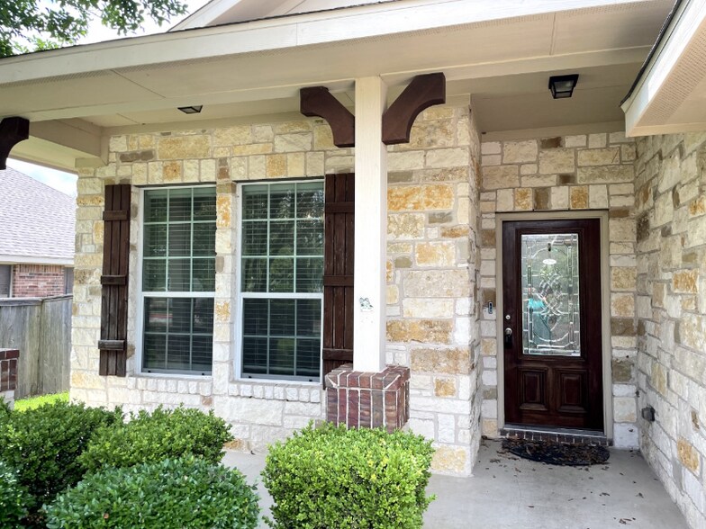 Building Photo - 4235 Fairmeadow Dr