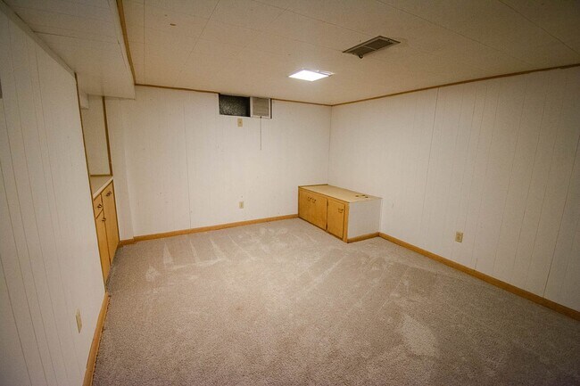 Building Photo - 3BR Home on Large Corner Lot – NW Rochester
