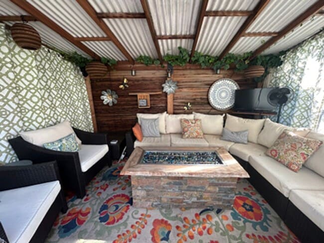 Building Photo - Welcome to this Fully Furnished Crocker Highland Gem!