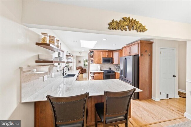 Building Photo - 40 Pine knoll Dr
