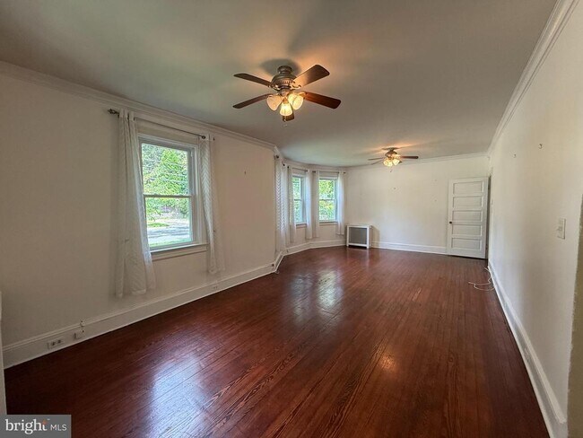 Primary Photo - 40 Murray Pl